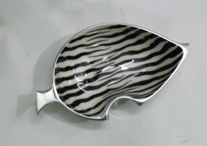 Manufacturers Exporters and Wholesale Suppliers of Aluminium Platters S-24X13X4 CM Moradabad Uttar Pradesh
